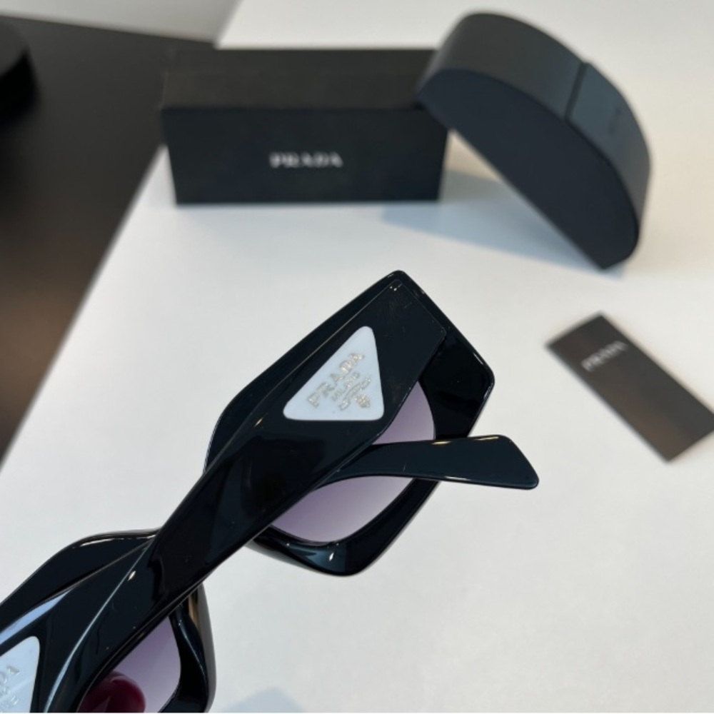 Prada Black Square-Frame Sunglasses with Gradient Lenses - Picture 5 of 9